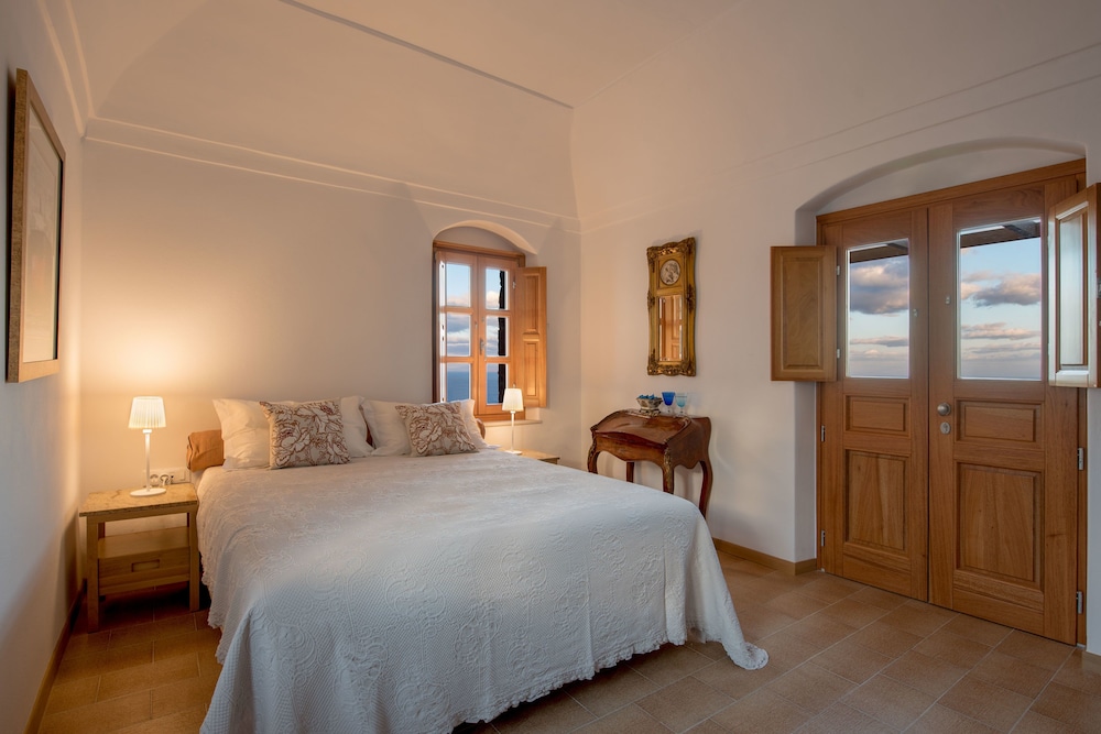 Honeymoon Suite, Jetted Tub