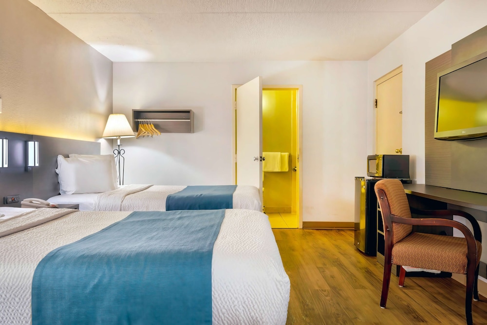 Deluxe Room, 2 Queen Beds, Accessible, Non Smoking photo 2