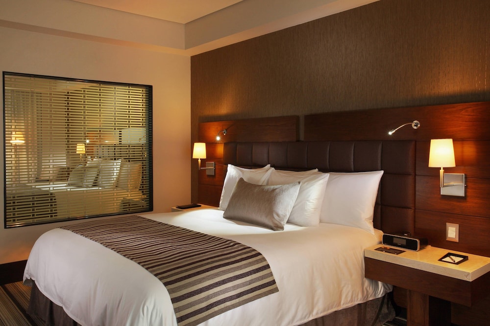 Junior Suite, 1 King Bed - Photo 2