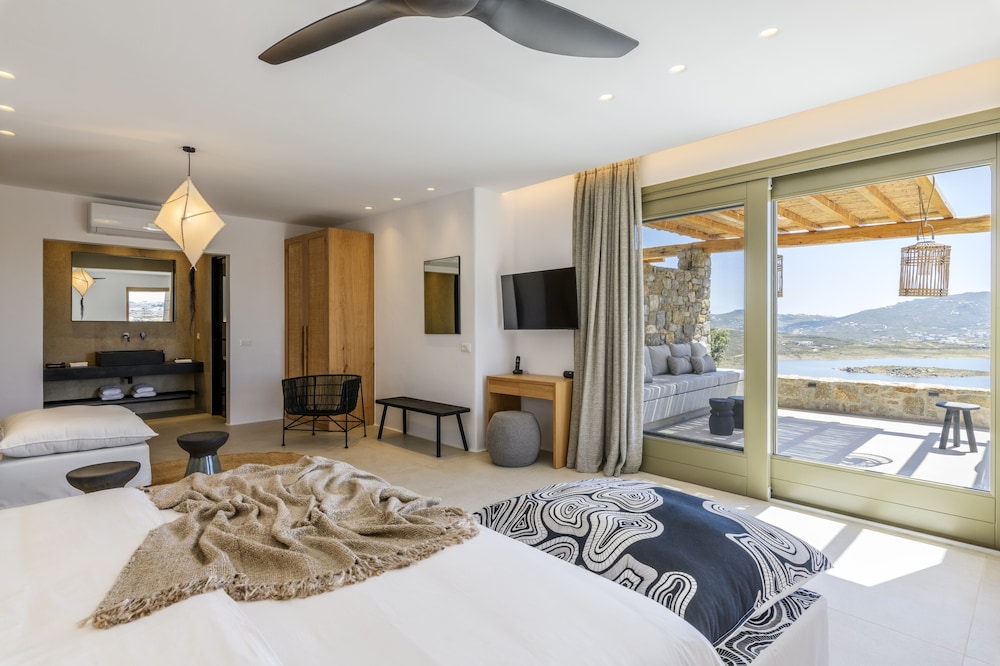 Signature Suite