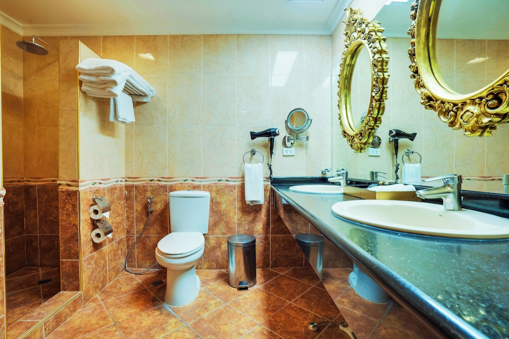 Standard Jacuzzi Suite - Photo 3