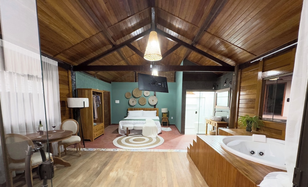 Luxury Double Room, Balcony, River View photo 1