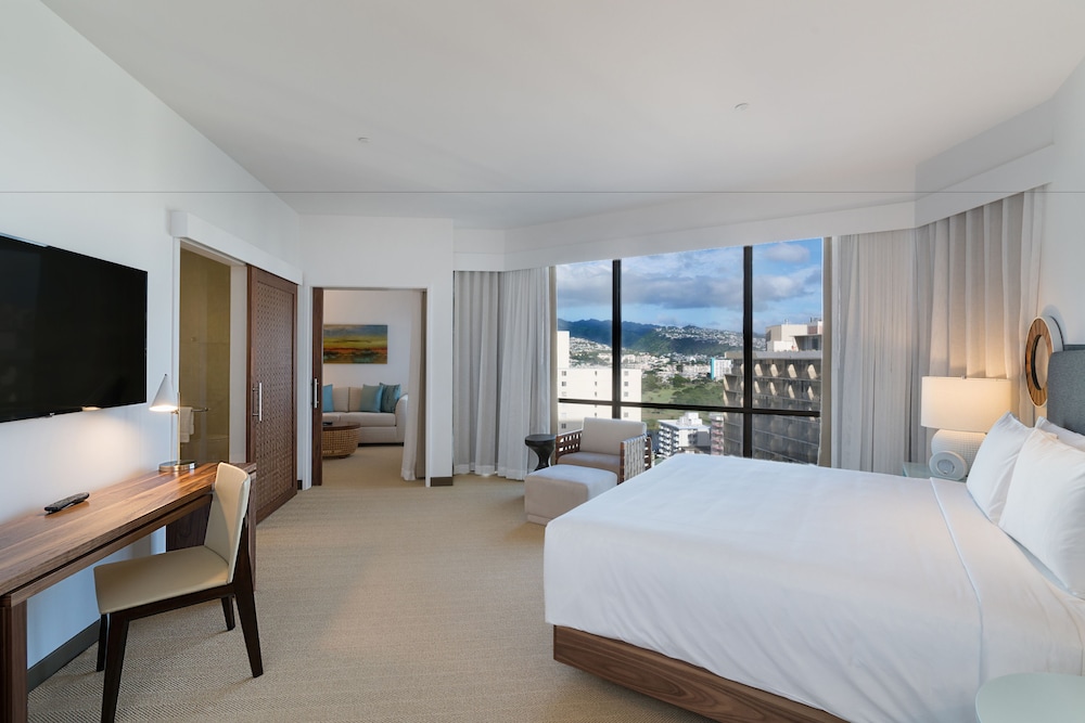 Suite, 1 King Bed with Sofa bed, City View