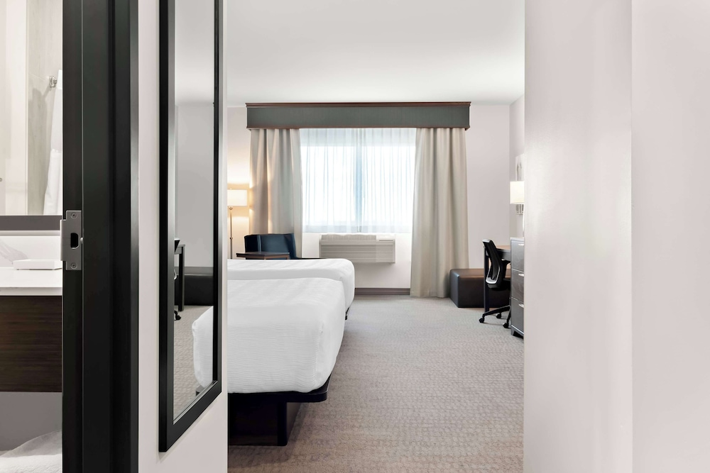 Suite, Multiple Beds, Accessible, Refrigerator & Microwave (with Sofabed) - Photo 4