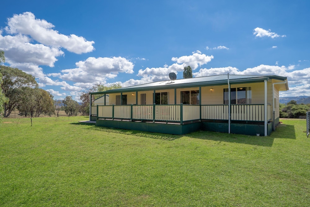 Deluxe Cabin - Sleeps 8 photo 1