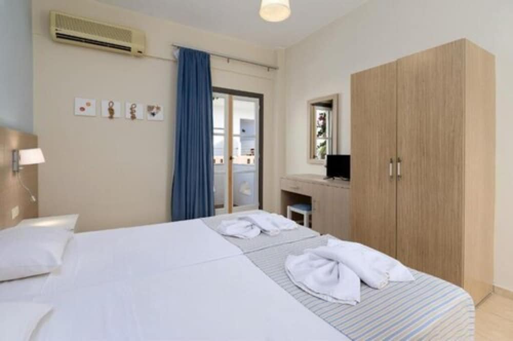 Standard Double or Twin Room photo 2