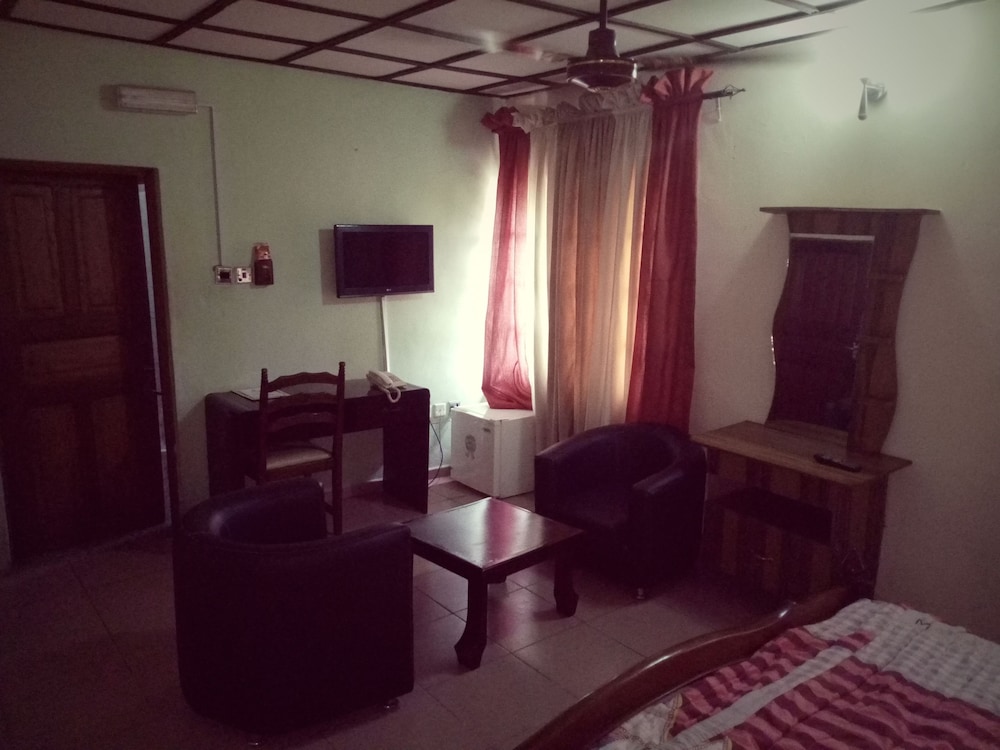 Executive Suite photo 2