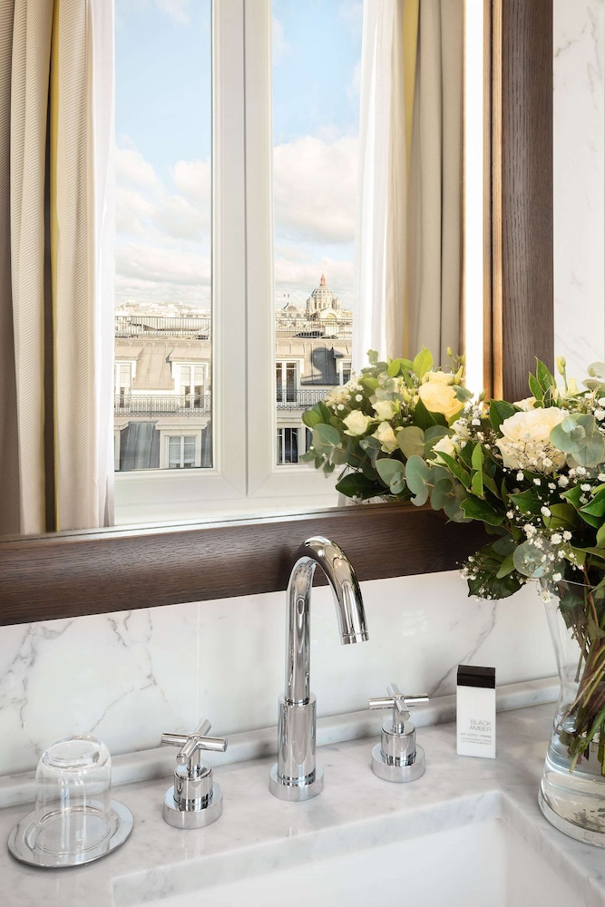 Hyatt Paris Madeleine bathroom photo