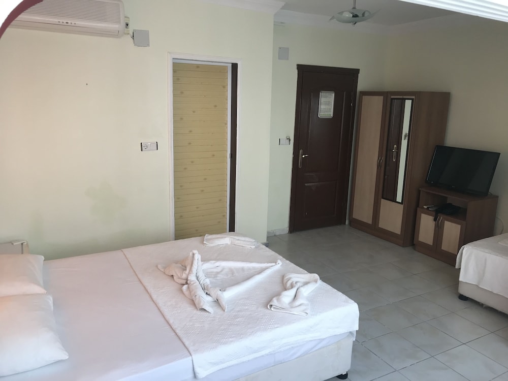 Standard Room, 1 Bedroom, Partial Sea View photo 1