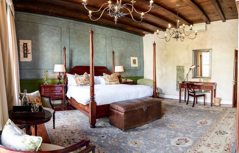 Luxury Room - Photo 23