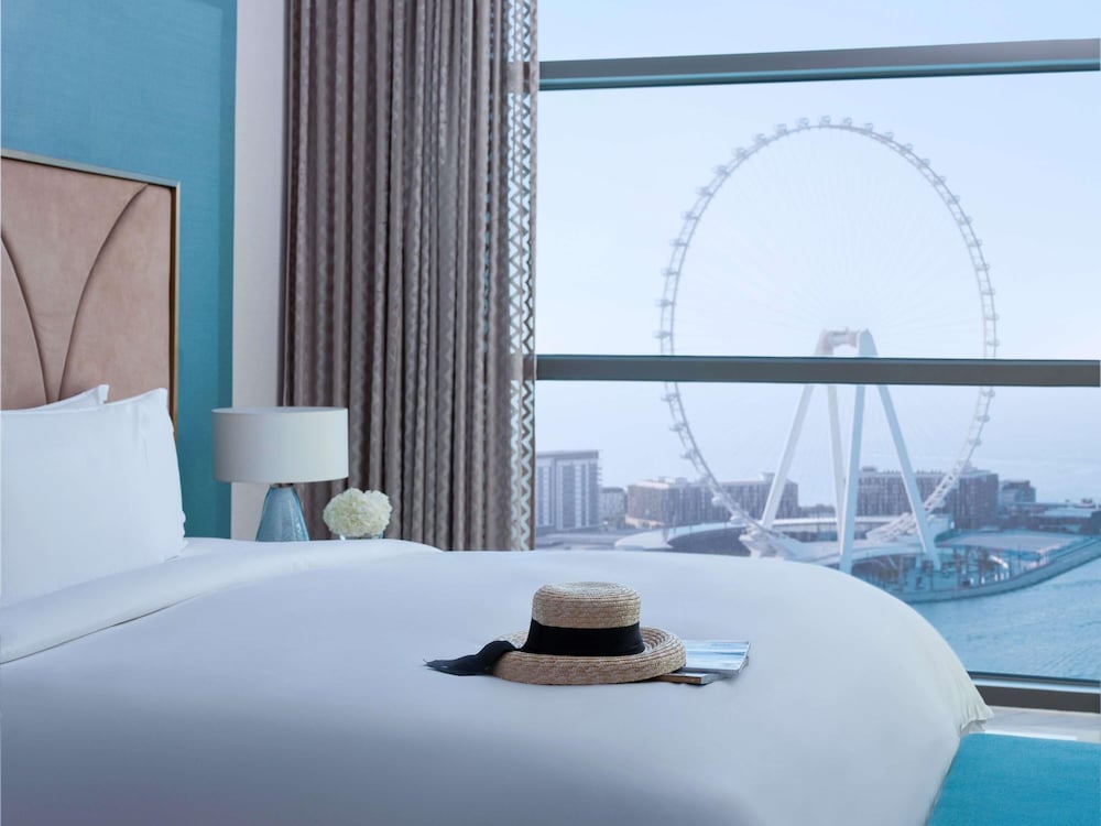 Club Suite, 1 King Bed, Club Lounge Access, Sea View (Opera. Balcony)