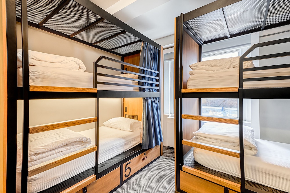 Private 6 Bed Room