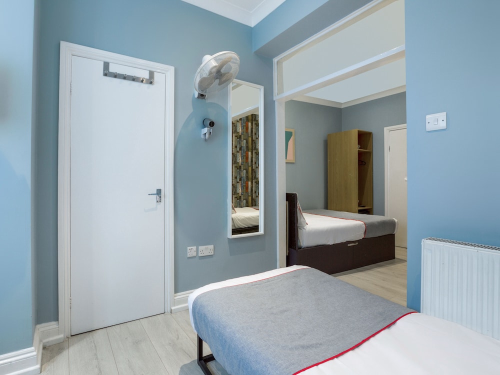 Standard Twin Room, 2 Twin Beds photo 3