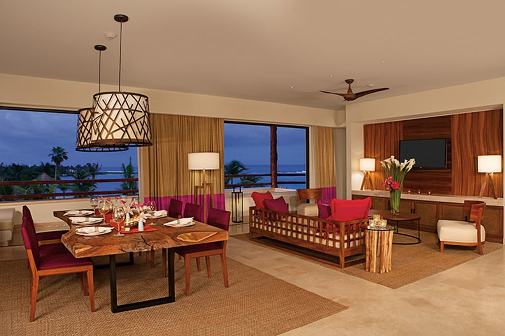 Romance Master Suite Ocean Front