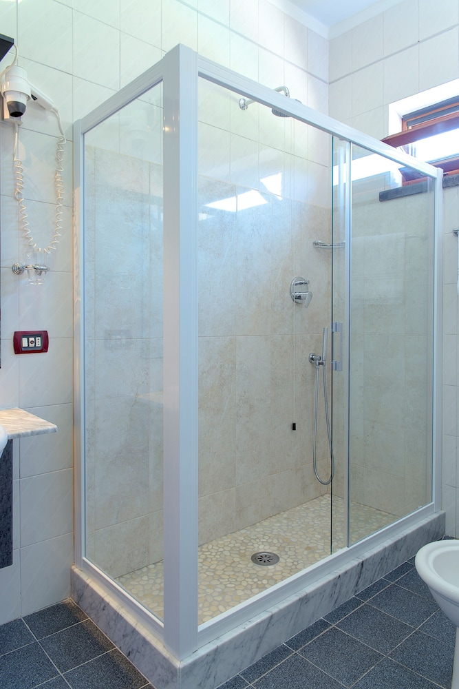 Triple Room - Photo 5