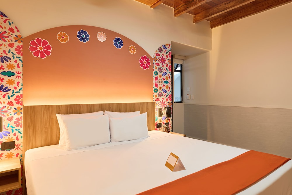 Superior Room, 1 King Bed