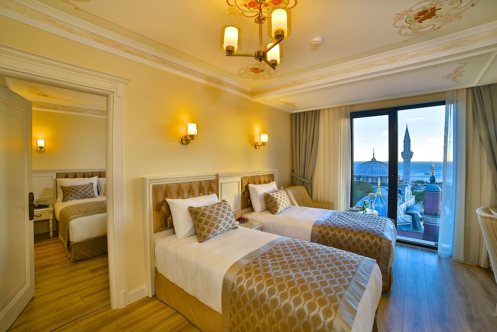 Family Room, Sea Facing photo 3