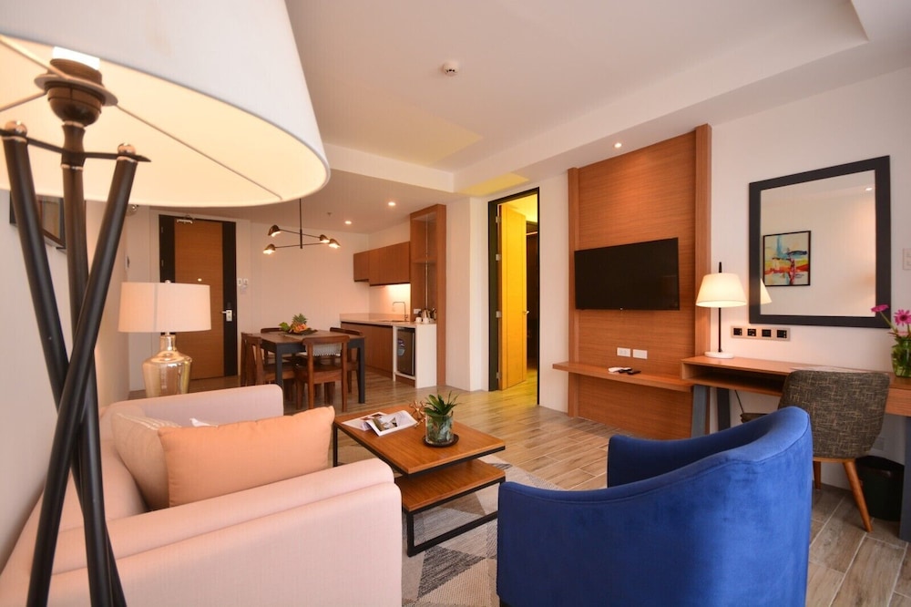 One Bedroom Suite photo 2