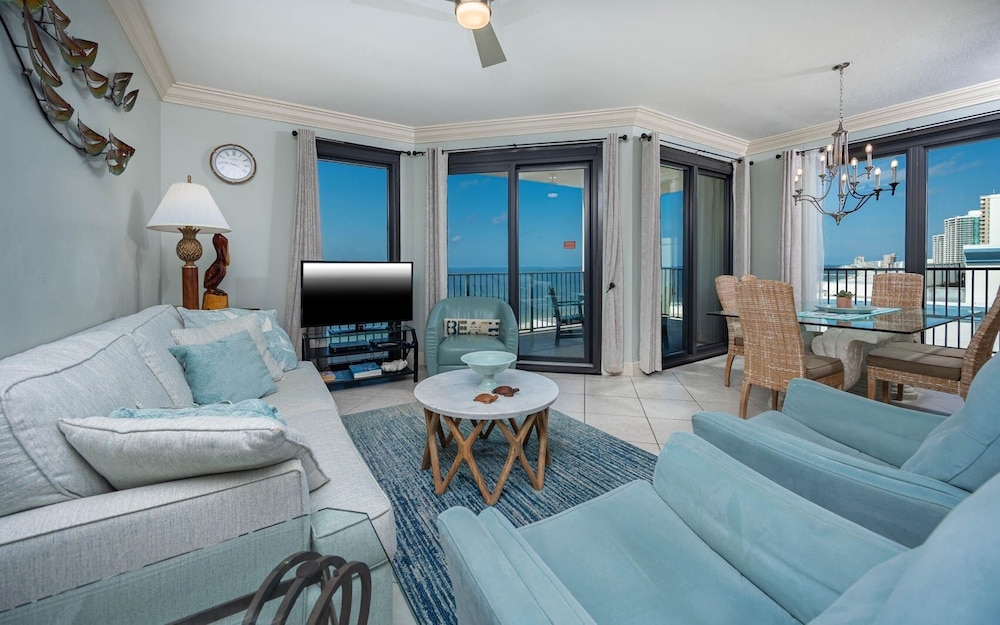 Condo, 3 Bedrooms
