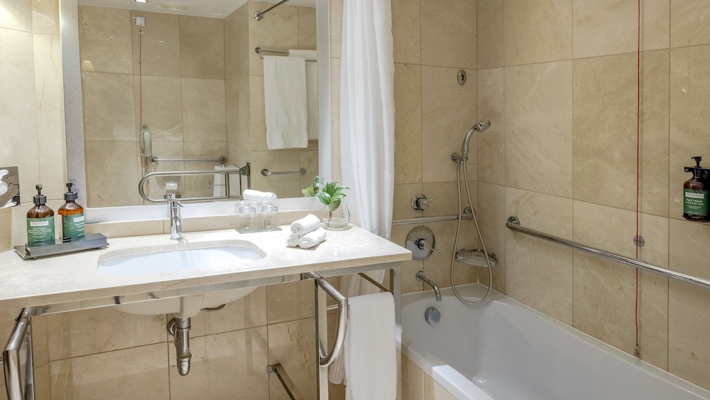 Standard Room, 2 Twin Beds, Accessible - Photo 8