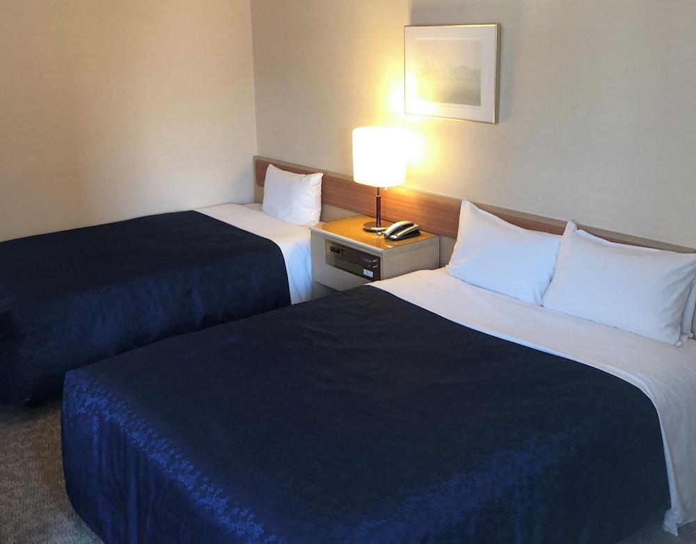 Family Twin Room, Non Smoking (Up to 3 People) photo 1