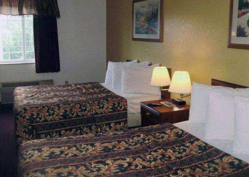 Room, 2 Double Beds, Accessible, Non Smoking photo 1