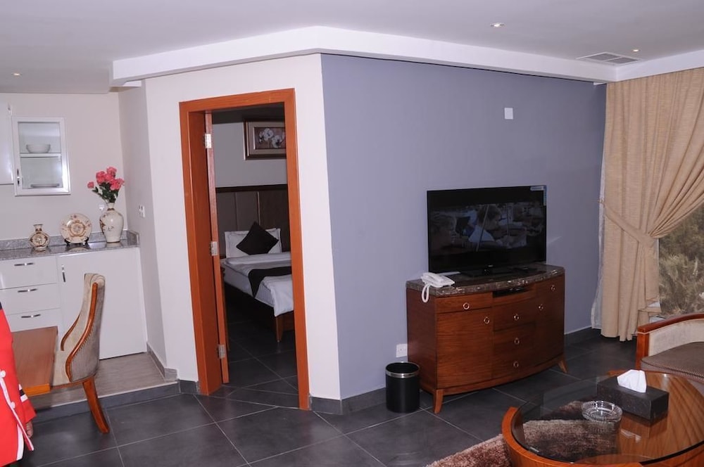 Apartment, 2 Bedrooms, City View photo 3