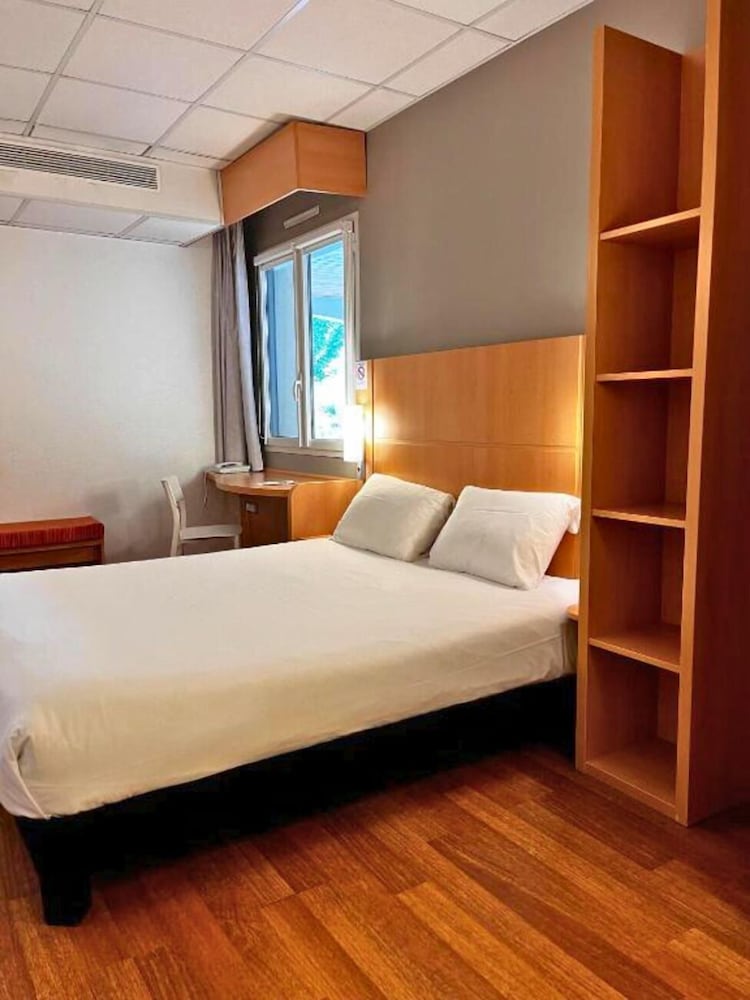 Standard Room, 1 Double Bed, Accessible photo 3