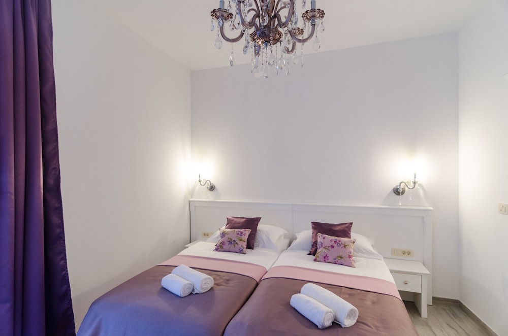 Comfort Room, 1 Bedroom, City View photo 3