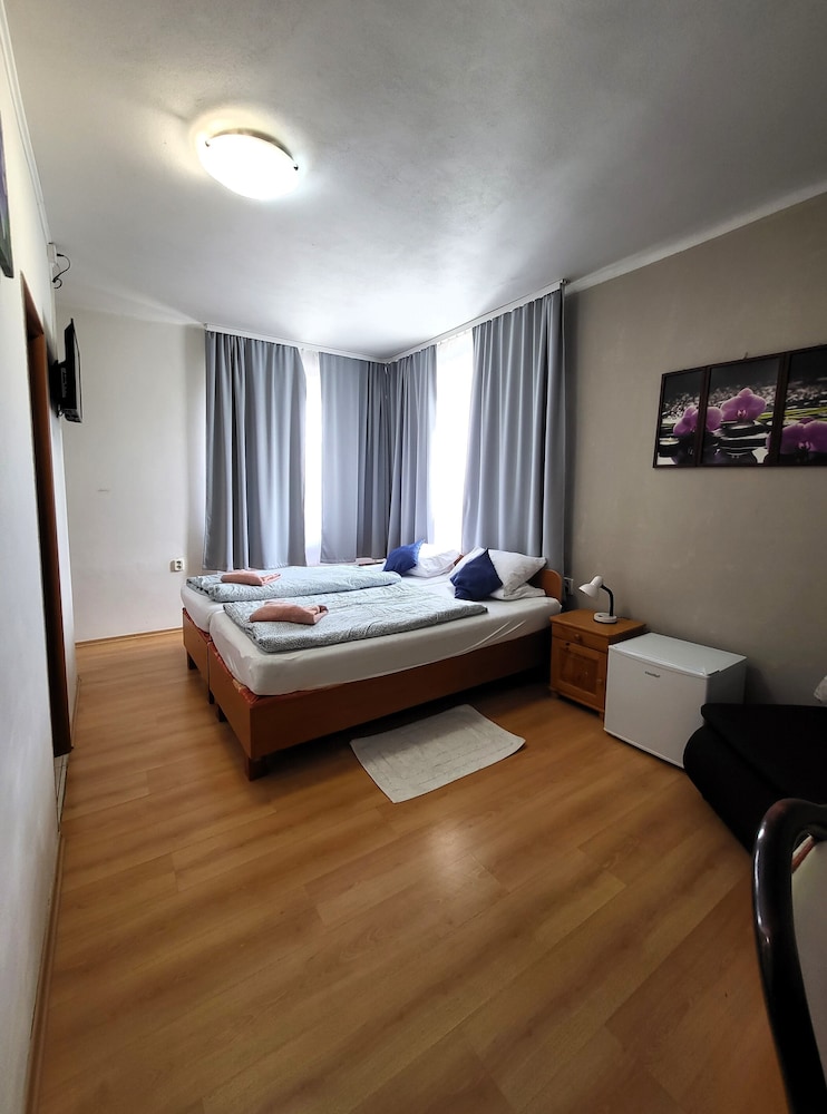 Double or Twin Room photo 1