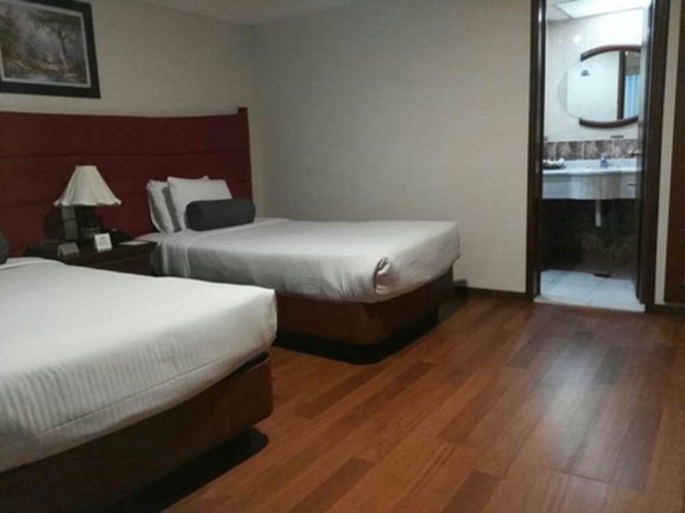 Standard Room, 2 Twin Beds, Non Smoking photo 3