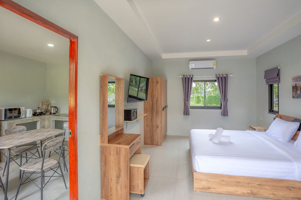 2 Bedroom House - Photo 11