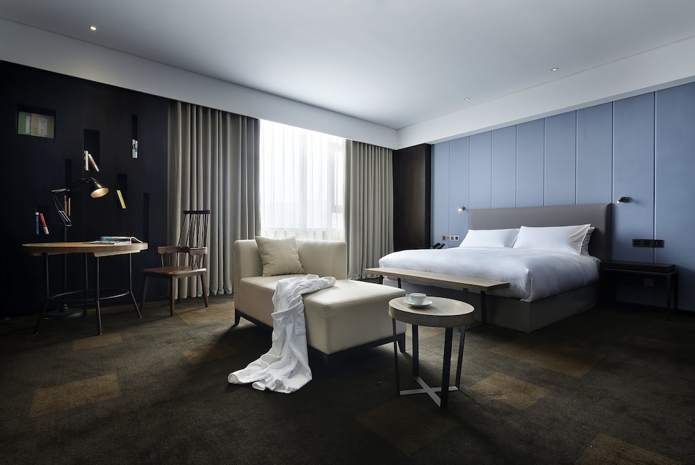 Business Suite photo 3