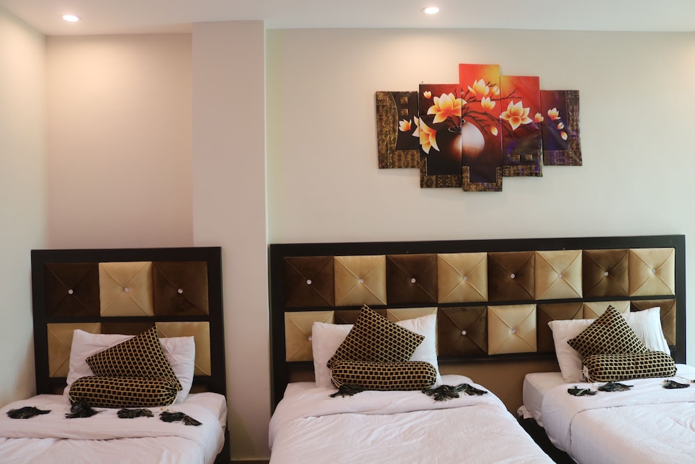 Comfort Suite photo 2