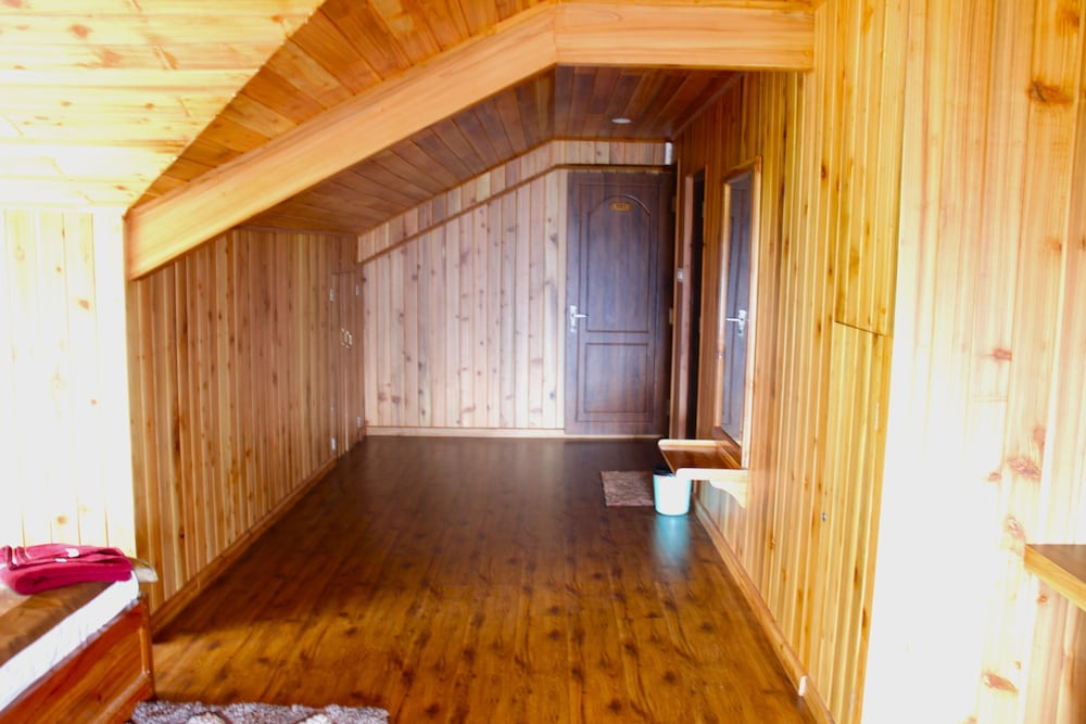 Suite Room - Photo 12