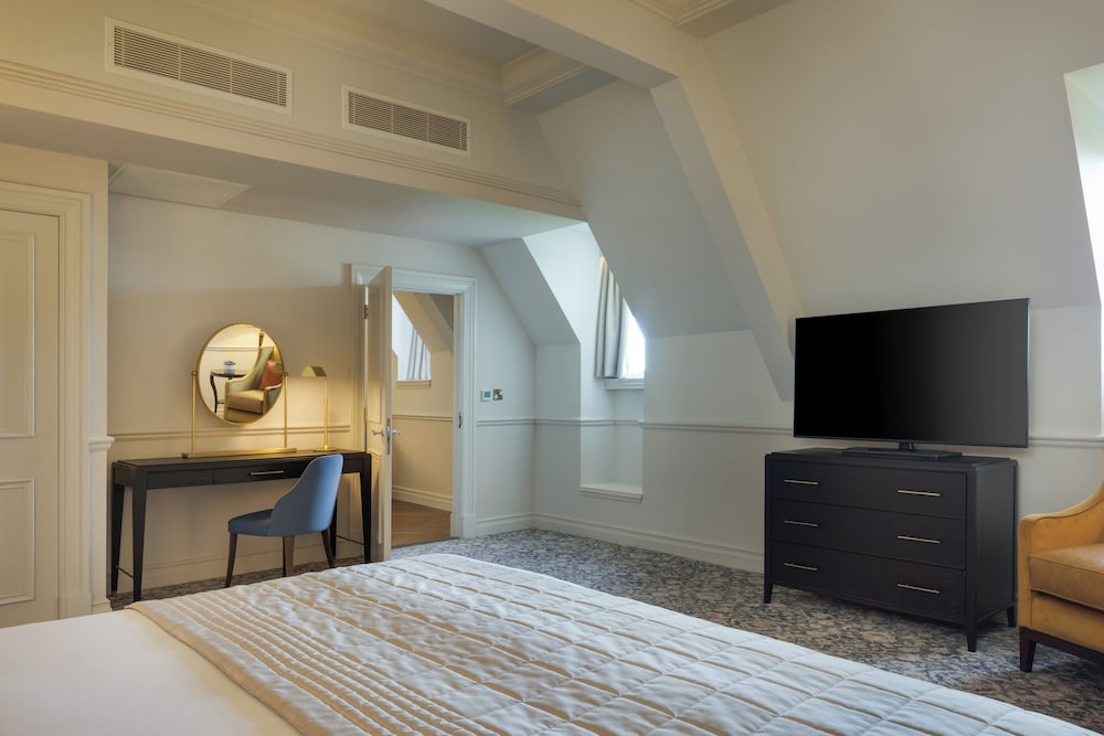 Suite, 1 King Bed (Billy Garioch) - Photo 5