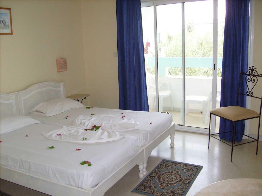 Double Room - Photo 2