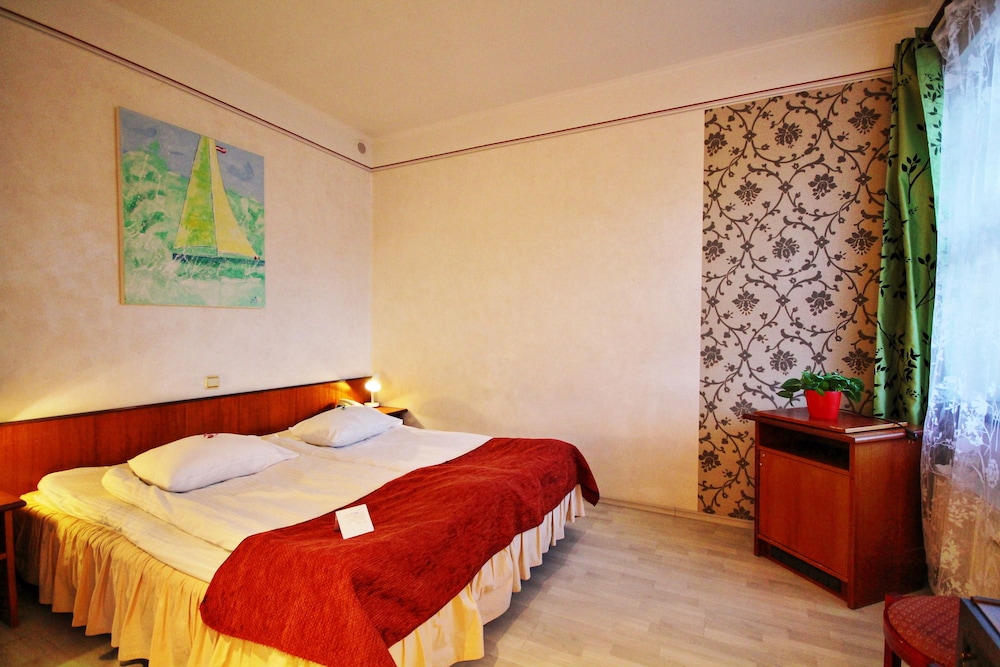 Double or Twin Room - Photo 10