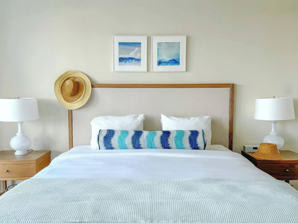 Studio Suite, 1 King Bed, Balcony, Sea View (cinnamon)