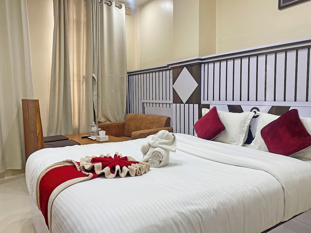 Deluxe Double Room - Photo 13