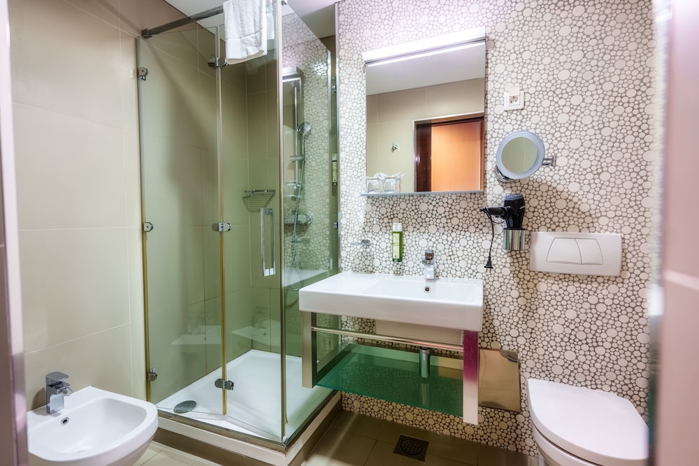 Double or Twin Room - Photo 7