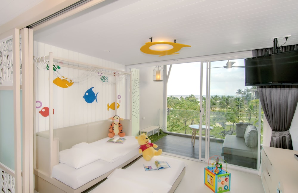 Family Room - Photo 6