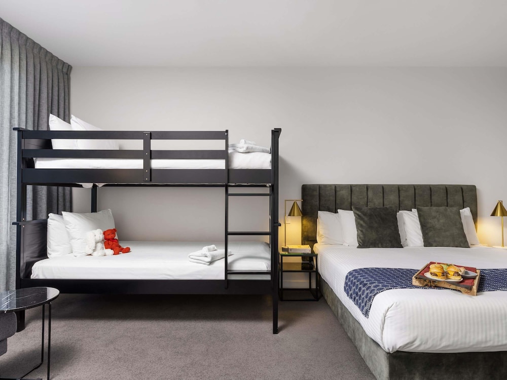 Family Room, Multiple Beds