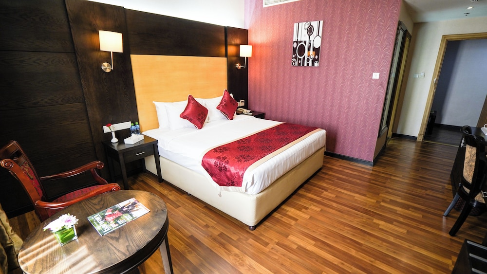 Superior Room, 1 King Bed