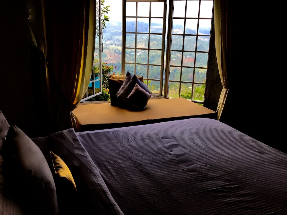 Family Quadruple Room, 1 Bedroom, Non Smoking, Mountain View photo 2