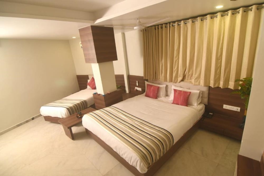 Deluxe Double Room photo 2