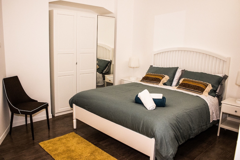 Apartment, 2 Bedrooms, Balcony photo 2