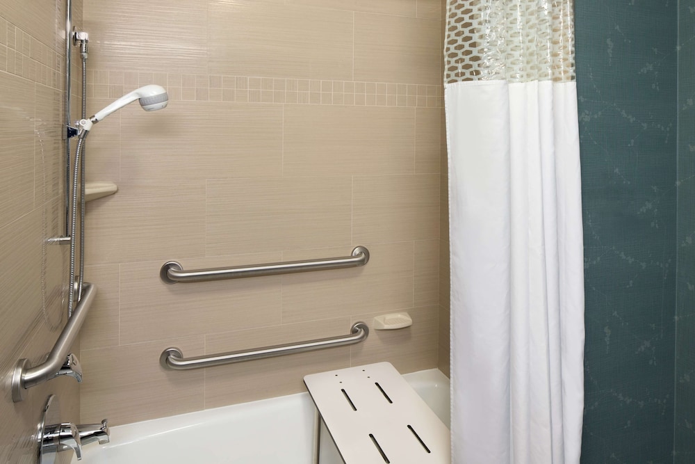 Studio, 2 Queen Beds, Accessible, Bathtub (Mobility & Hearing) - Photo 2