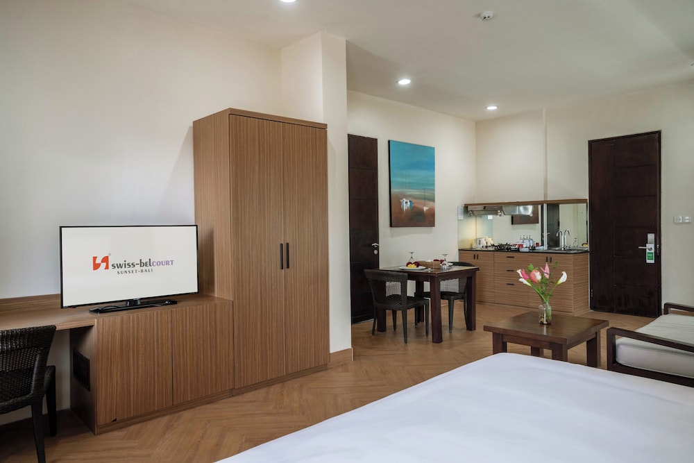 Superior Suite, 1 Bedroom - Photo 3