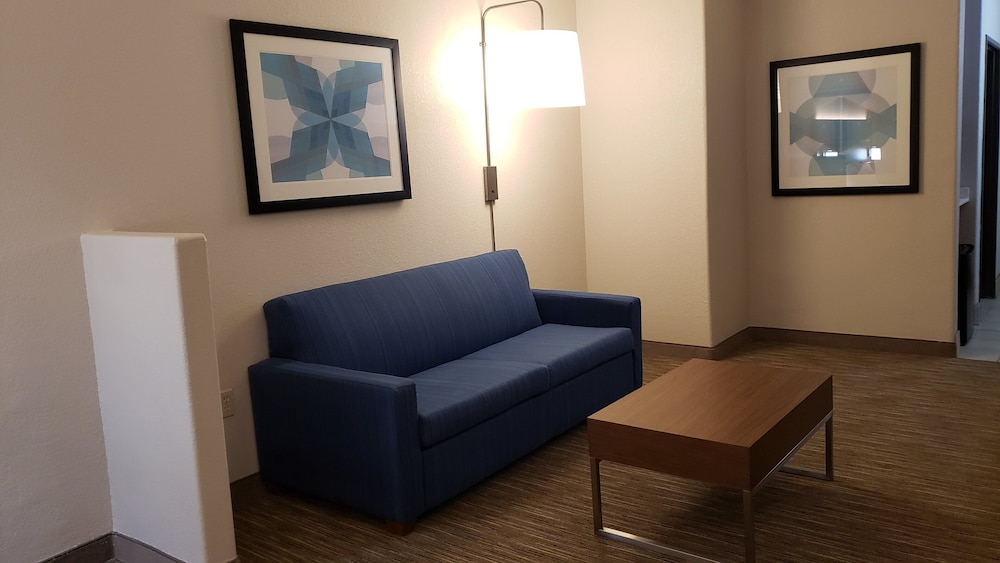 Suite, Multiple Beds - Photo 1